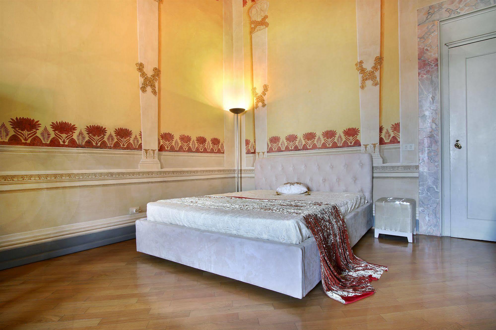 Palazzo Tolomei - Residenza D'Epoca Флоренция Экстерьер фото