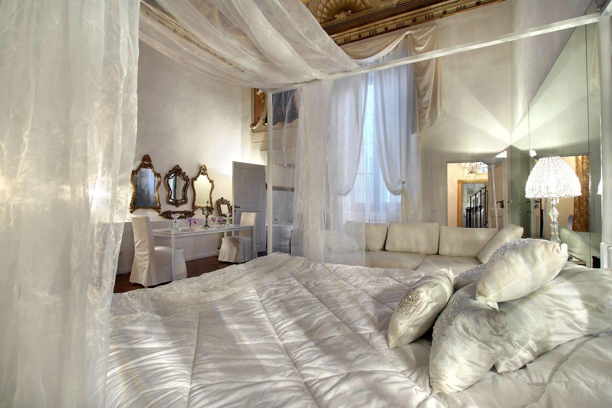 Palazzo Tolomei - Residenza D'Epoca Флоренция Экстерьер фото